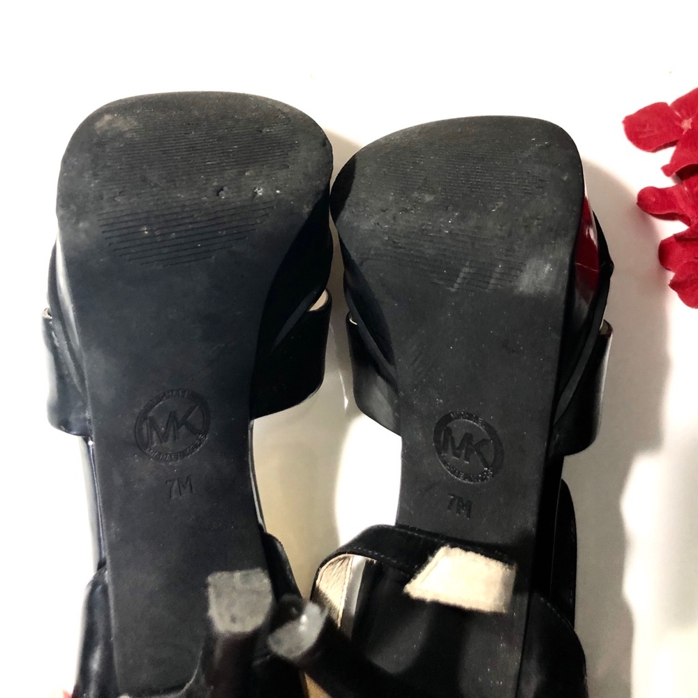 Happiest holiday’s sale 🎁Michael kors sandal🎁 - Picture 3 of 5